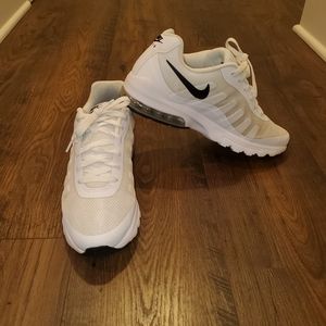 Nike Air Max Invigor